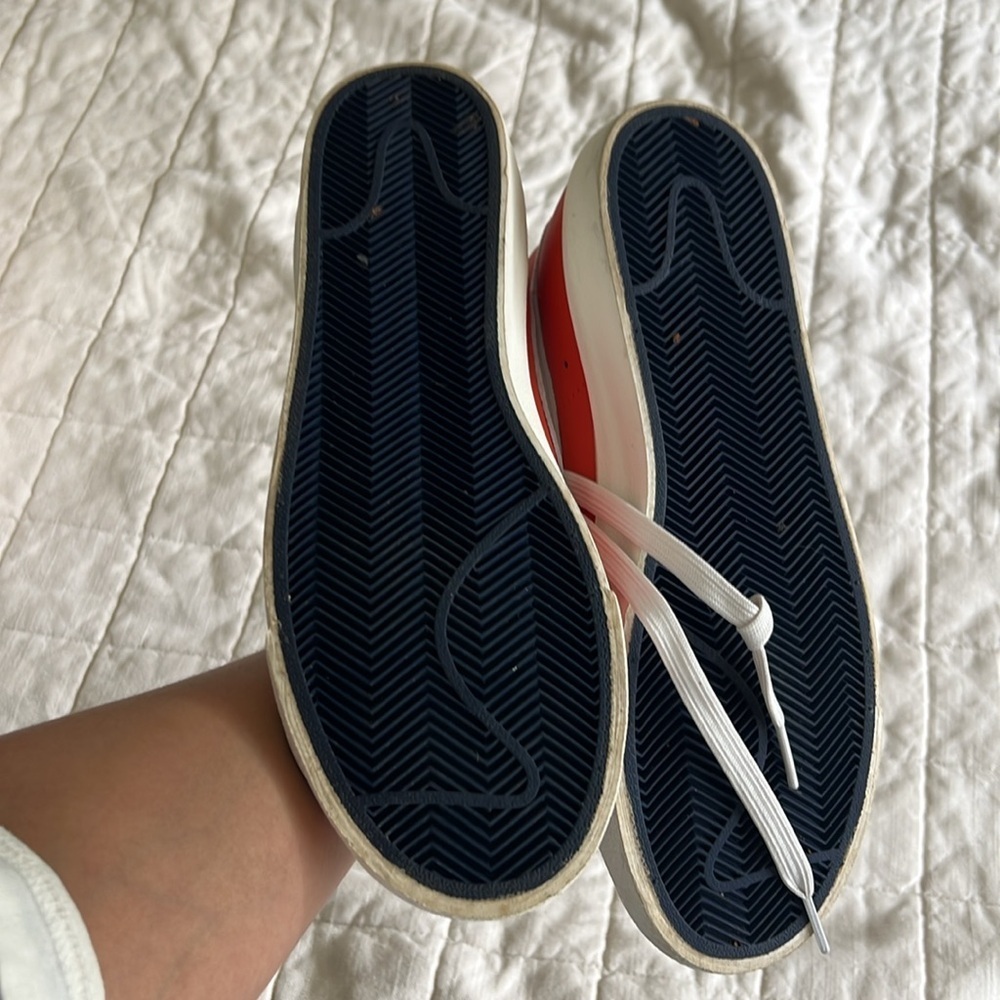 Men’s Nike Blazer Sneakers - Picture 10 of 10
